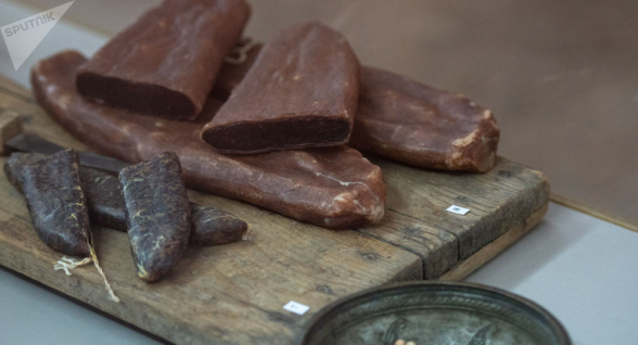 Много шума из бастурмы: действительно ли паек армянского солдата продается в России?